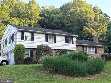 1040 BAKER ROAD, SINKING SPRING, PA 19608