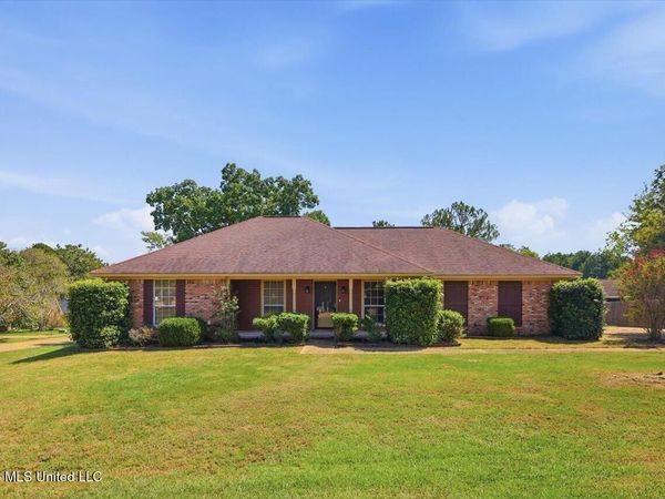 4263 Glennoak Circle, Byram, MS 39272