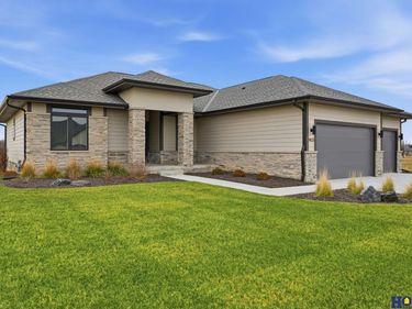 9833 S 42nd Street, Lincoln, NE 68516