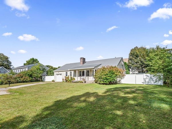 5 Briggs St, Northbridge, MA 01588