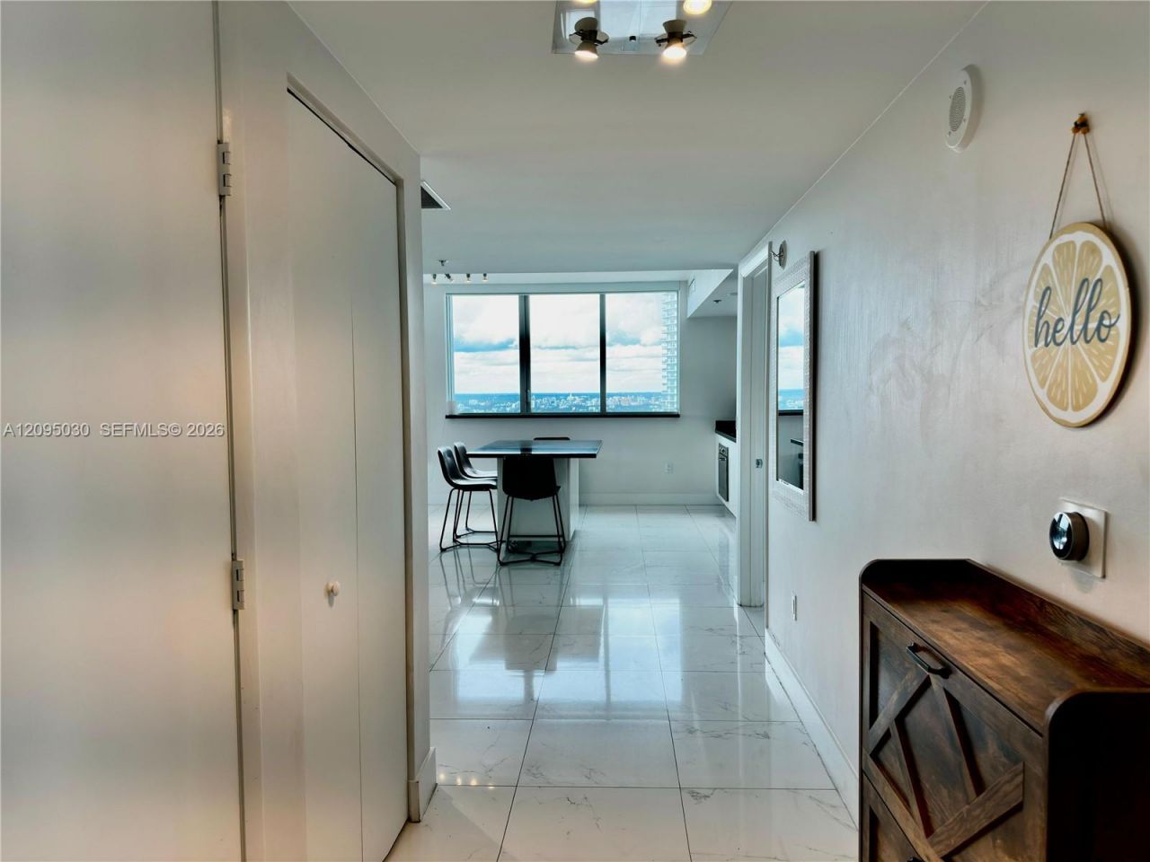 92 SW 3rd St , Unit 4905, Miami, FL 33130 Photo