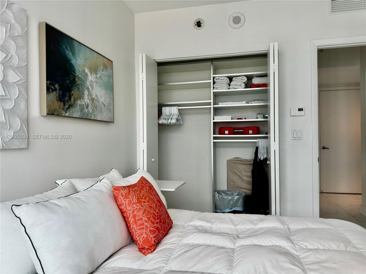 92 SW 3rd St , Unit 4905, Miami, FL 33130 Photo