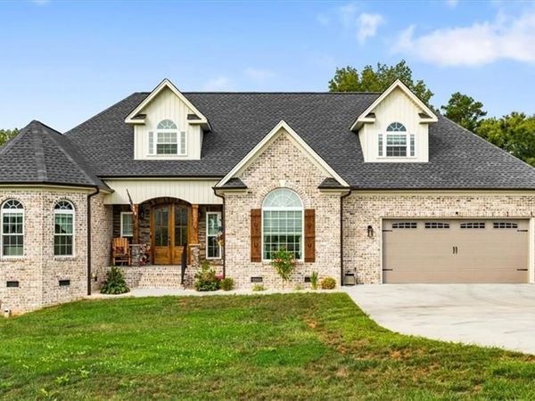 163 Meeting House Lane , Advance, NC 27006