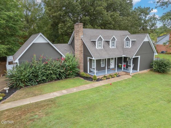 225 Meadowbrook Circle , Lexington, TN 38351