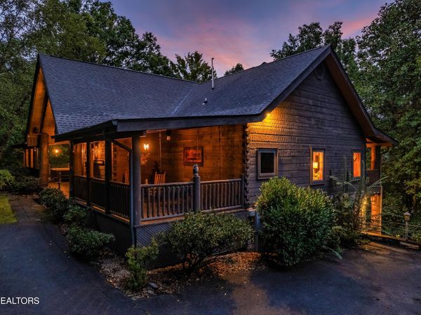 2670 Cedar Falls Way, Sevierville, TN 37862