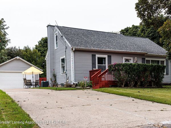 1013 Maycroft Road, Lansing, MI 48917