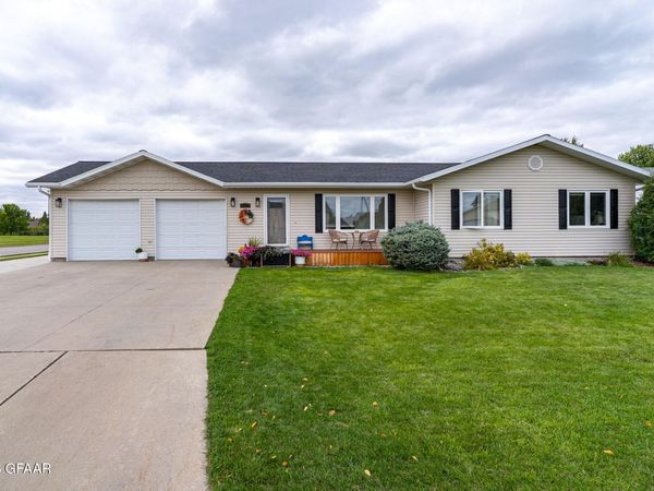 1226 19TH Avenue SE, East Grand Forks, MN 56721