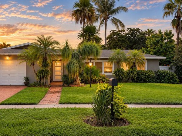 1811 N HIATUS Road, Pembroke Pines, FL 33026