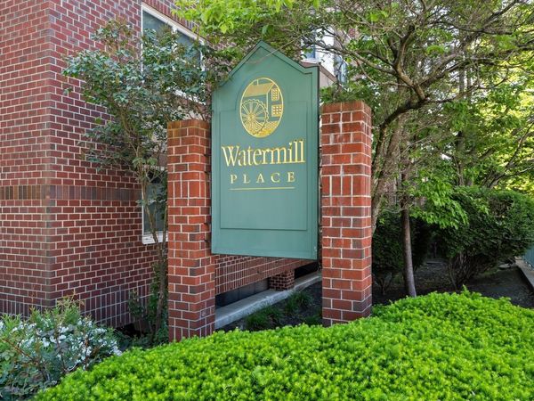 1 Watermill Pl, Unit 121, Arlington, MA 02476