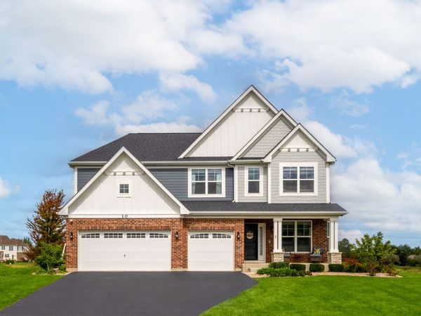10 Crystal Downs Drive, Hawthorn Woods, IL 60047