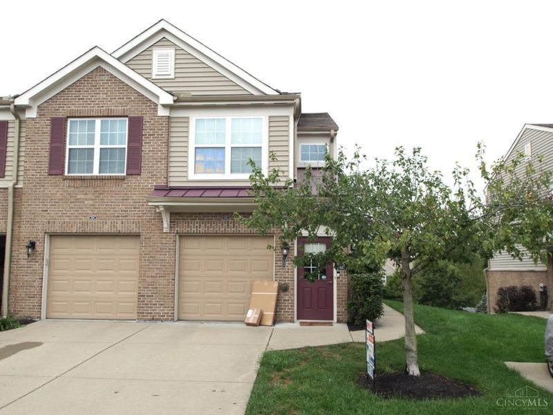 7609 Skyview Circle, Green Township, OH 45248 Photo 1