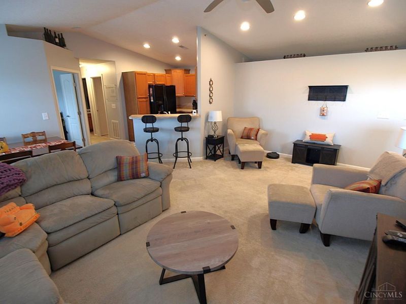7609 Skyview Circle, Green Township, OH 45248 Photo 4