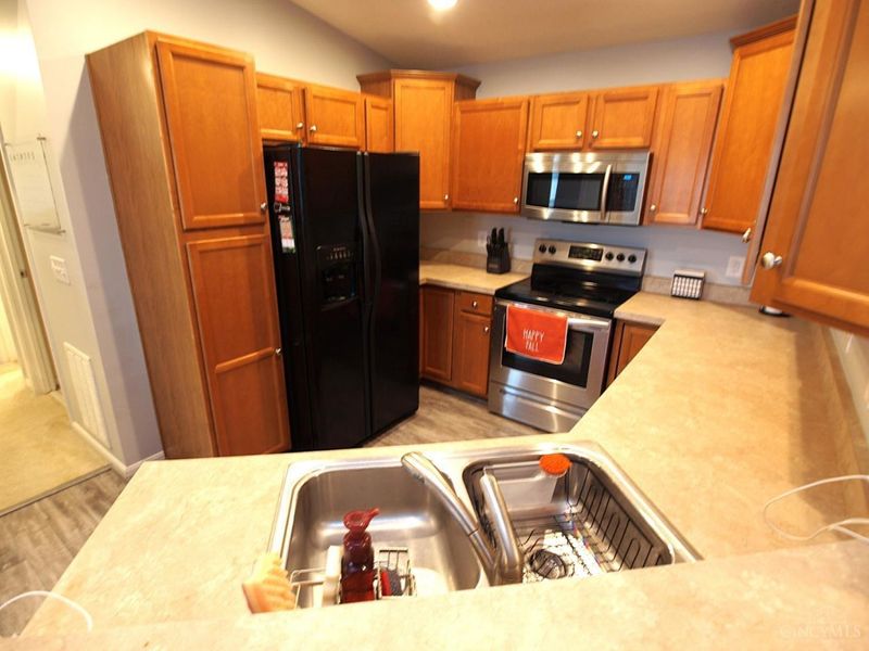 7609 Skyview Circle, Green Township, OH 45248 Photo 6