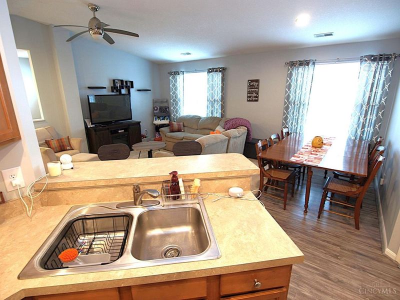 7609 Skyview Circle, Green Township, OH 45248 Photo 7
