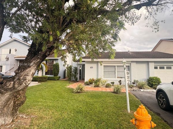 927 NW 106th Ave Cir , Unit 927, Miami, FL 33172