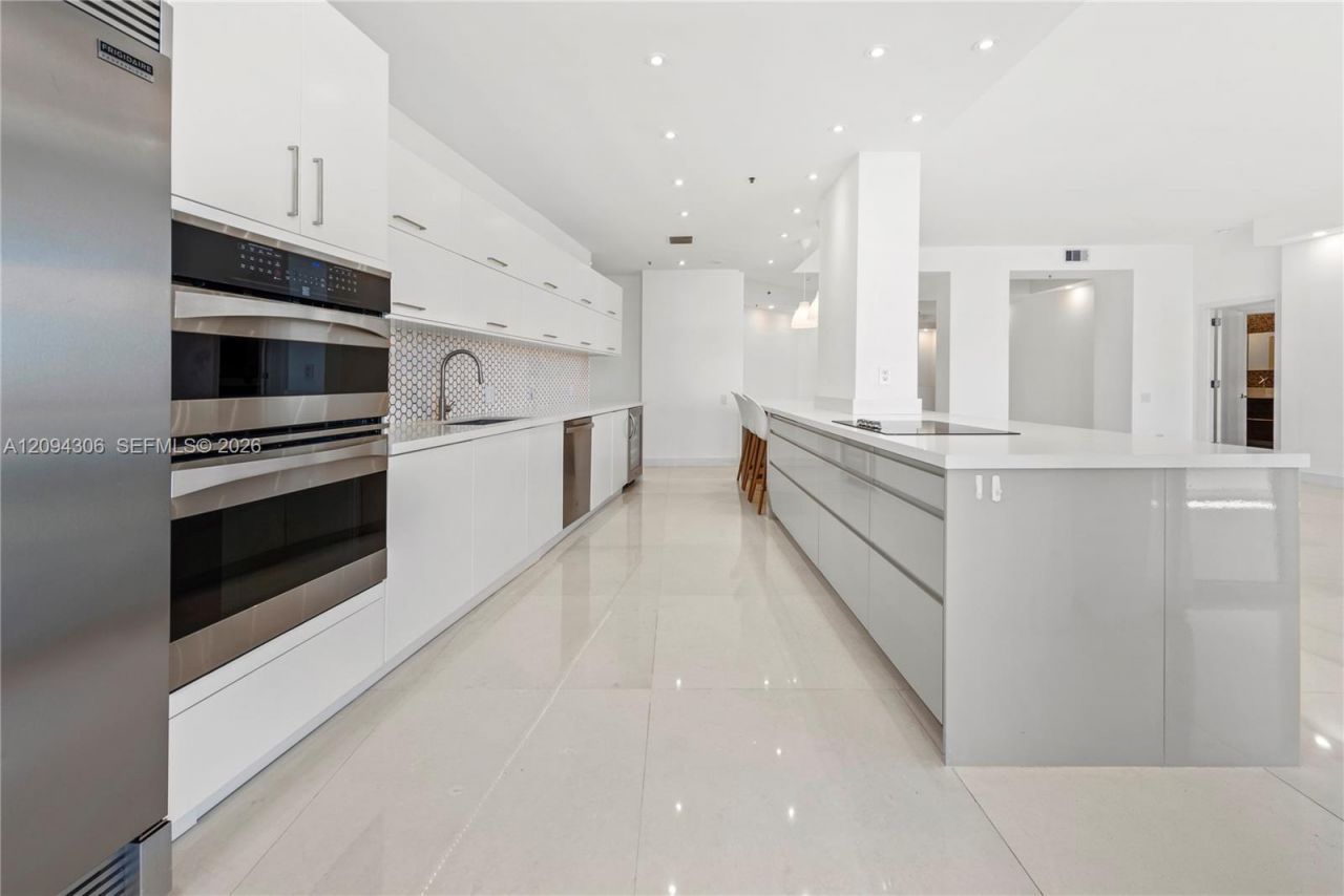 808 Brickell Key Dr, Unit 304, Miami, FL 33131 Photo
