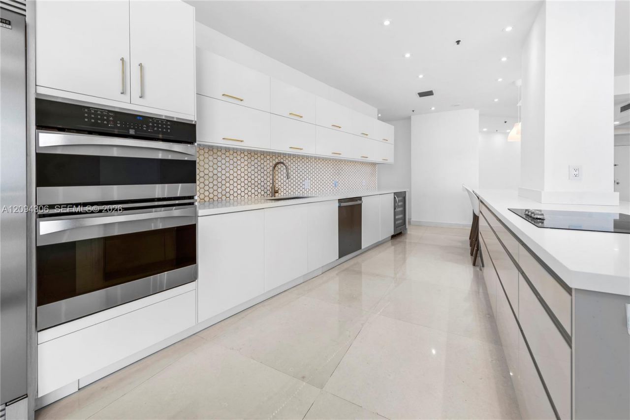 808 Brickell Key Dr, Unit 304, Miami, FL 33131 Photo