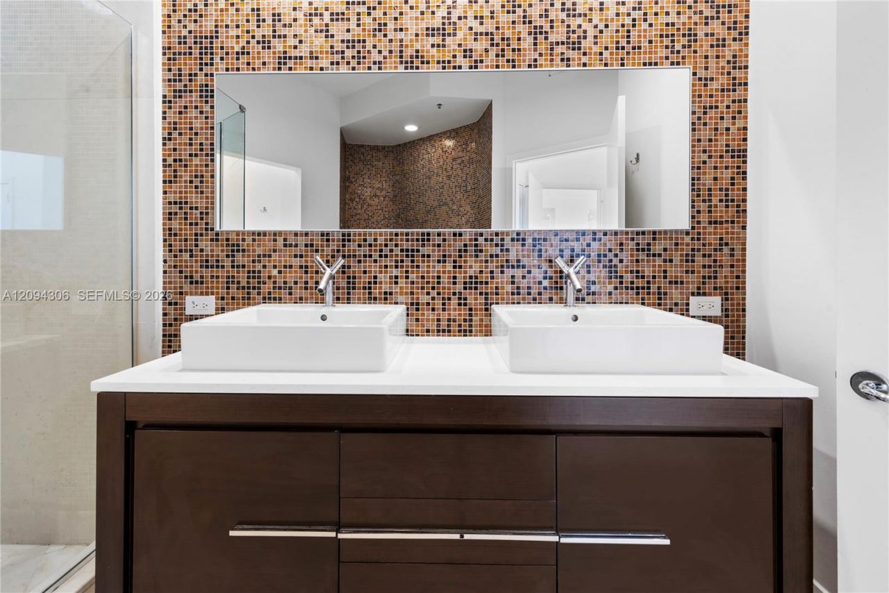 808 Brickell Key Dr, Unit 304, Miami, FL 33131 Photo