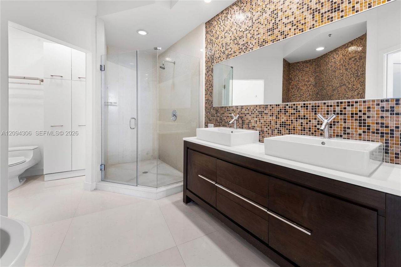 808 Brickell Key Dr, Unit 304, Miami, FL 33131 Photo