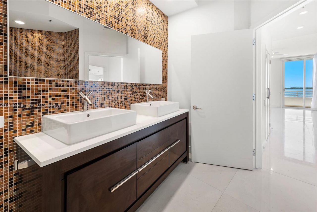 808 Brickell Key Dr, Unit 304, Miami, FL 33131 Photo