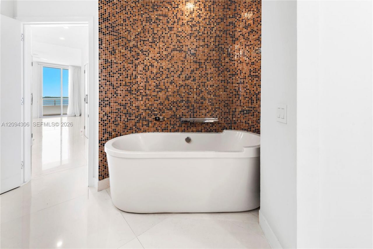 808 Brickell Key Dr, Unit 304, Miami, FL 33131 Photo