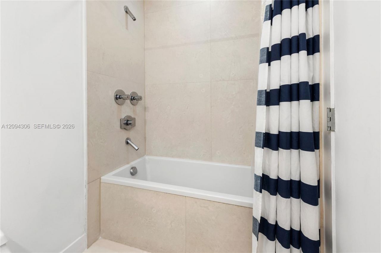 808 Brickell Key Dr, Unit 304, Miami, FL 33131 Photo