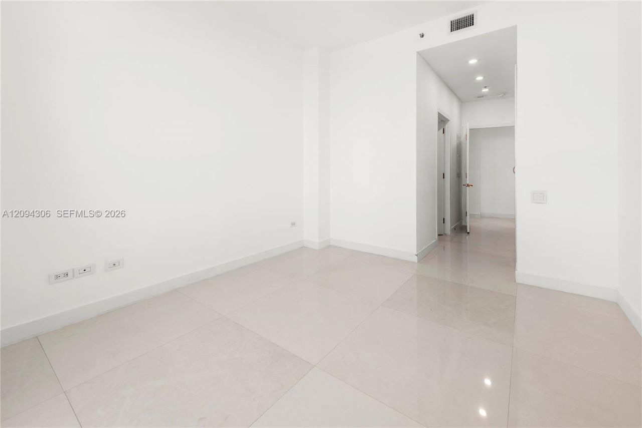 808 Brickell Key Dr, Unit 304, Miami, FL 33131 Photo