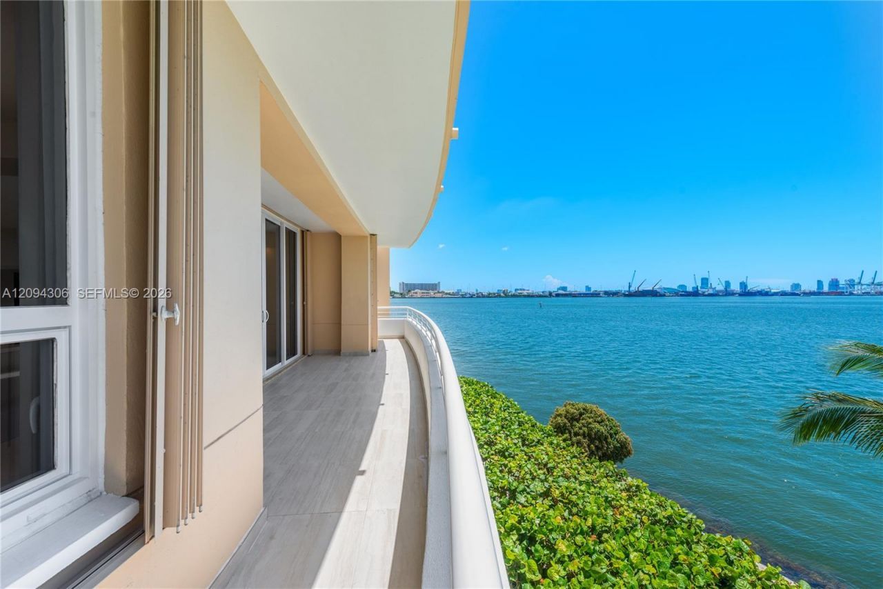 808 Brickell Key Dr, Unit 304, Miami, FL 33131 Photo