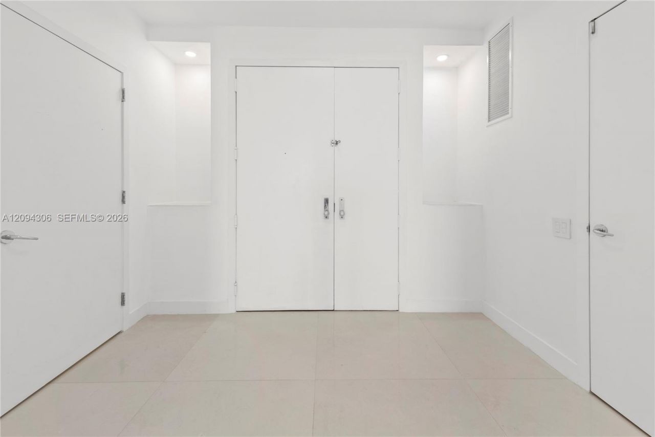 808 Brickell Key Dr, Unit 304, Miami, FL 33131 Photo