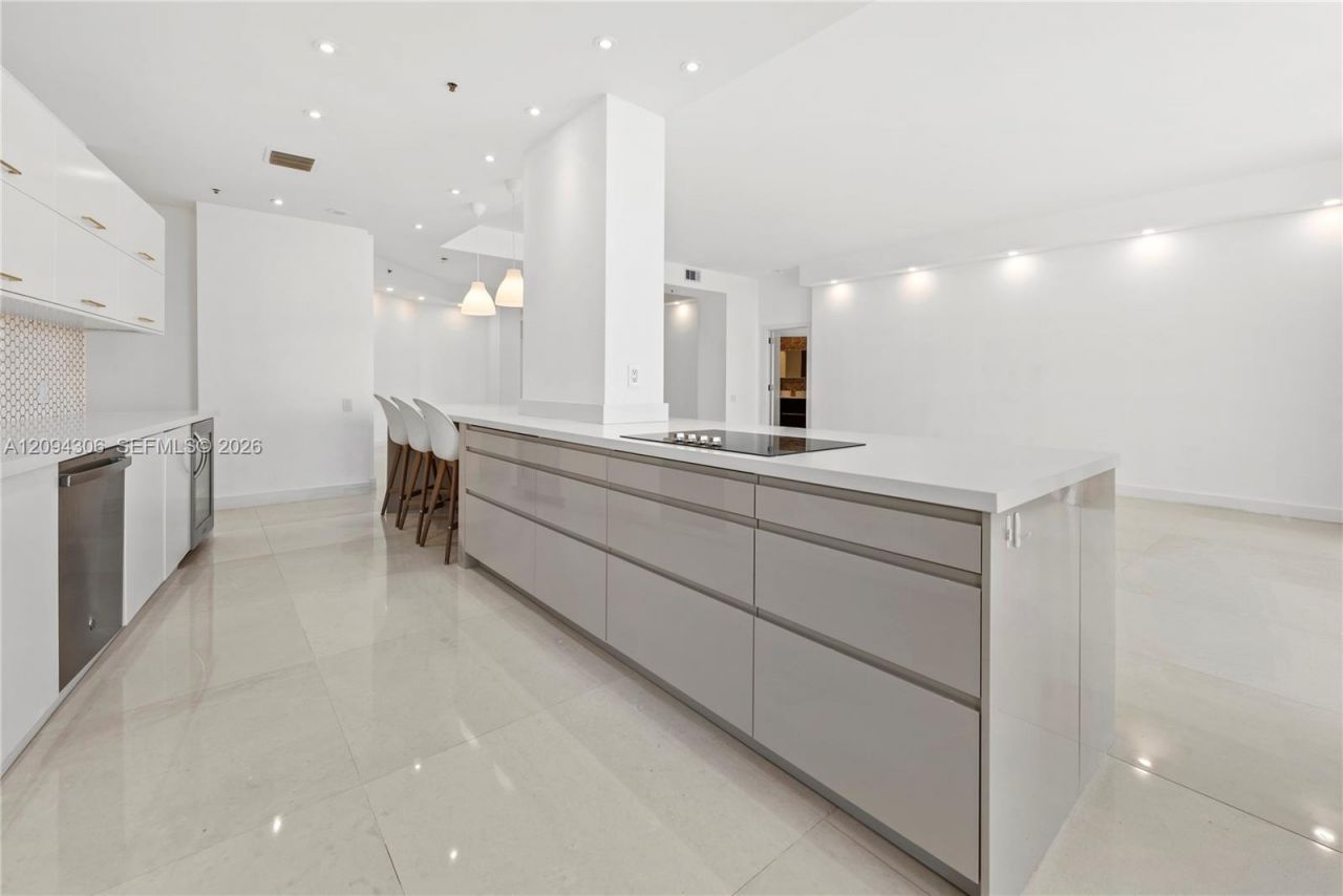 808 Brickell Key Dr, Unit 304, Miami, FL 33131 Photo