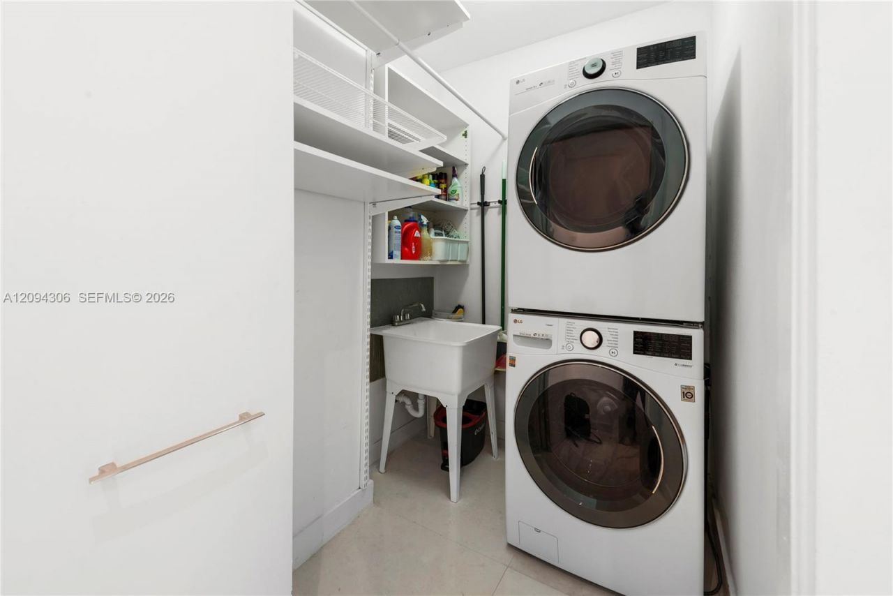 808 Brickell Key Dr, Unit 304, Miami, FL 33131 Photo