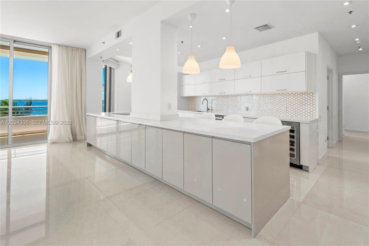 808 Brickell Key Dr, Unit 304, Miami, FL 33131 Photo