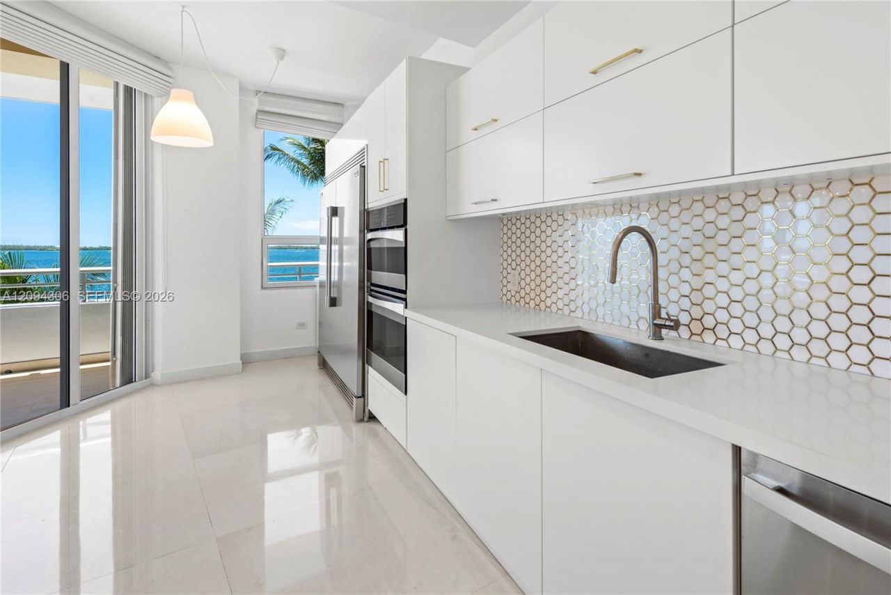 808 Brickell Key Dr, Unit 304, Miami, FL 33131 Photo
