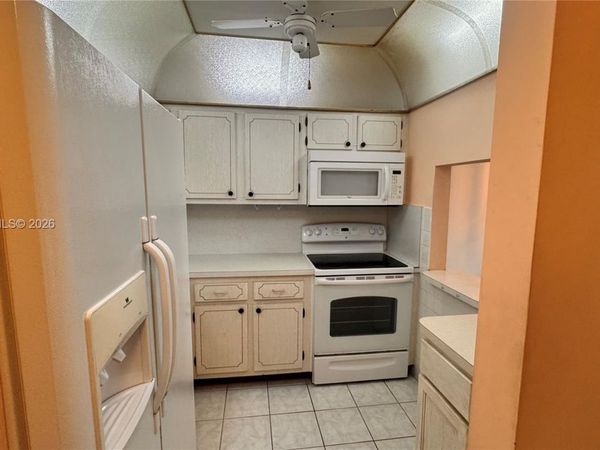 8400 Sunrise Lakes Blvd , Unit 306, Sunrise, FL 33322
