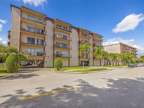 1950 W 54th St , Unit 206, Hialeah, FL 33012