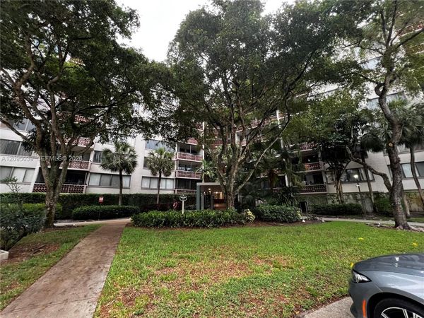 4222 Inverrary Blvd , Unit 4305, Lauderhill, FL 33319
