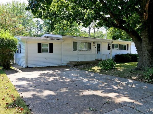 1586 Champlin Drive , Dellwood, MO 63136