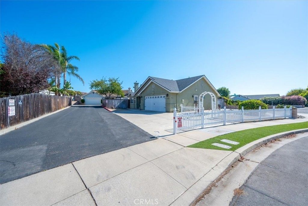 895 Naples Street, Grover Beach, CA 93433 Main Photo
