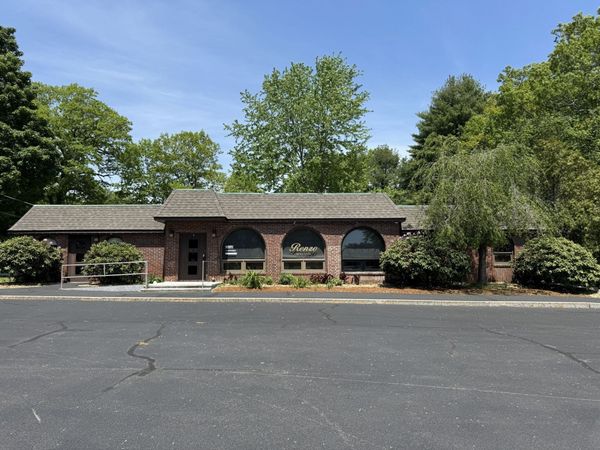 428 North Road, Bedford, MA 01730