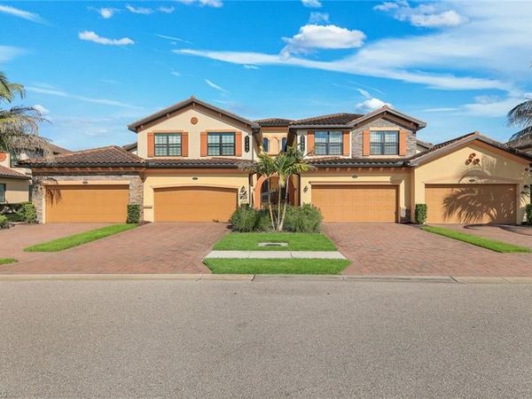 17401 Cherrywood CT, Unit #7401, BONITA SPRINGS, FL 34135