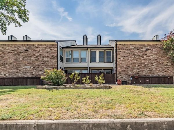 714 E Wall Street , Unit 105, Grapevine, TX 76051