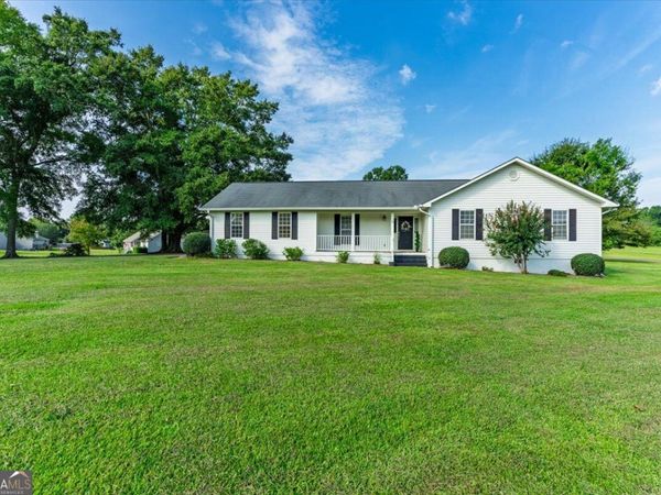 106 Stonegables Drive, Gray, GA 31032