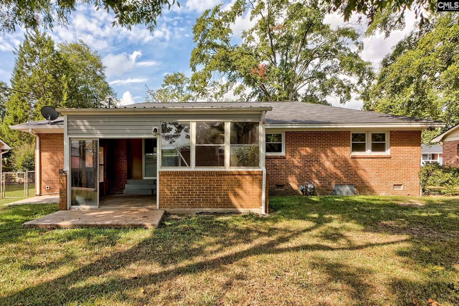 1719 Chadsworth Drive Photo 4