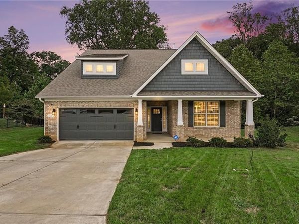 4581 Olivine Lane , Pfafftown, NC 27040