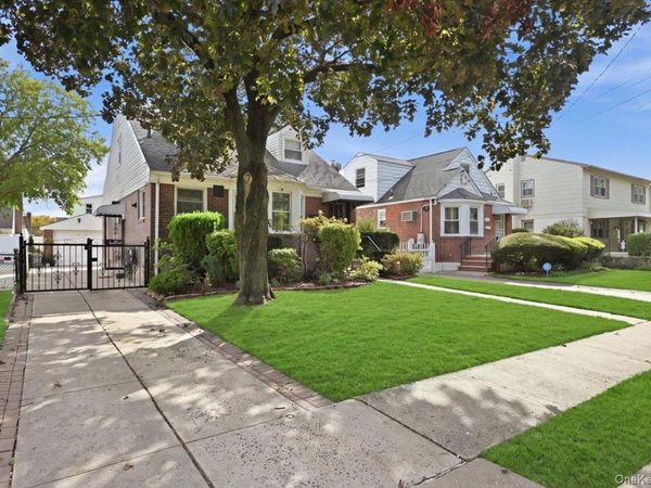 115-09 Parkway Drive, Elmont, NY 11003
