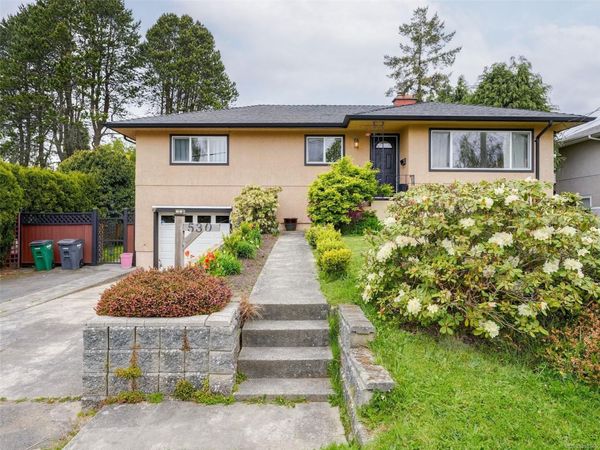 530 Dumeresq St , Saanich, BC V8Z 1X2