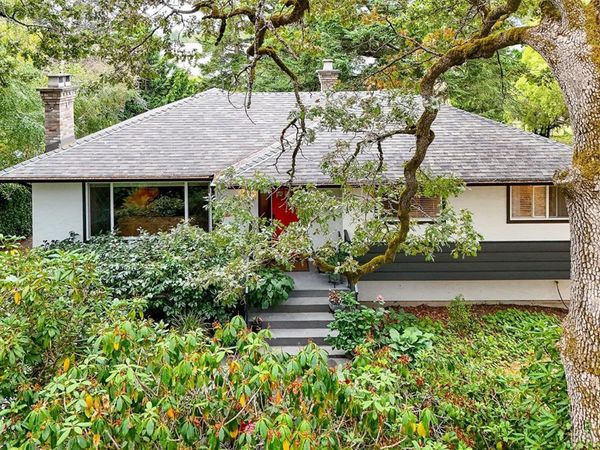 3960 Cumberland Rd , Saanich, BC V8P 3J8