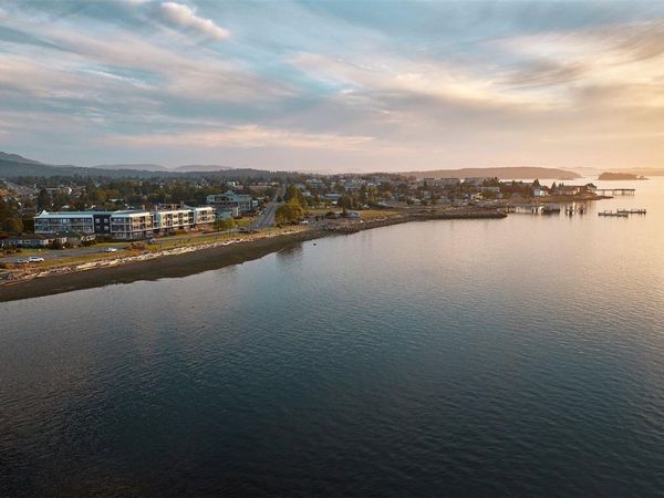 9522 Lochside Dr , Unit #214, Sidney, BC V8L 1N8