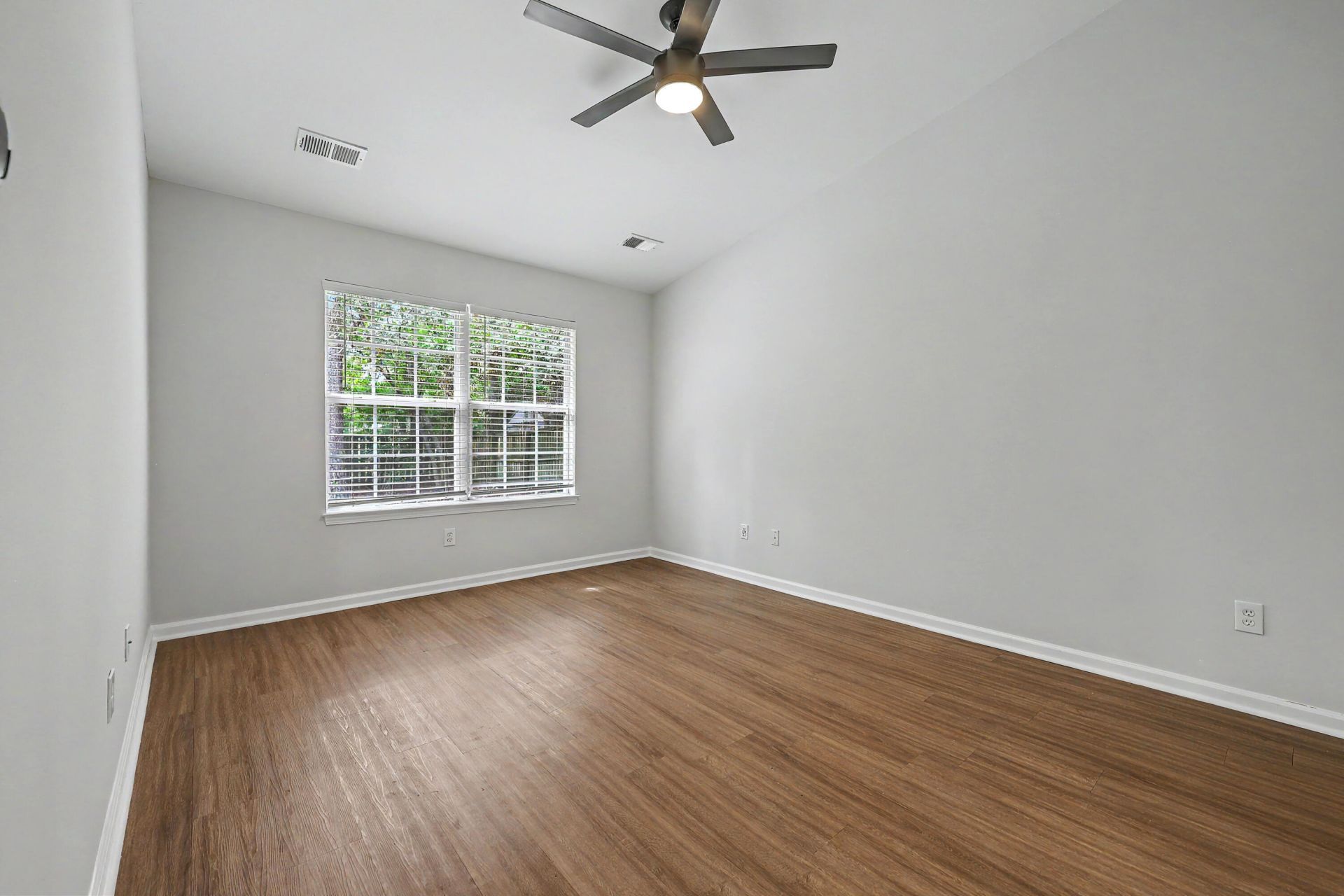 321 Jamestown Drive Photo 27