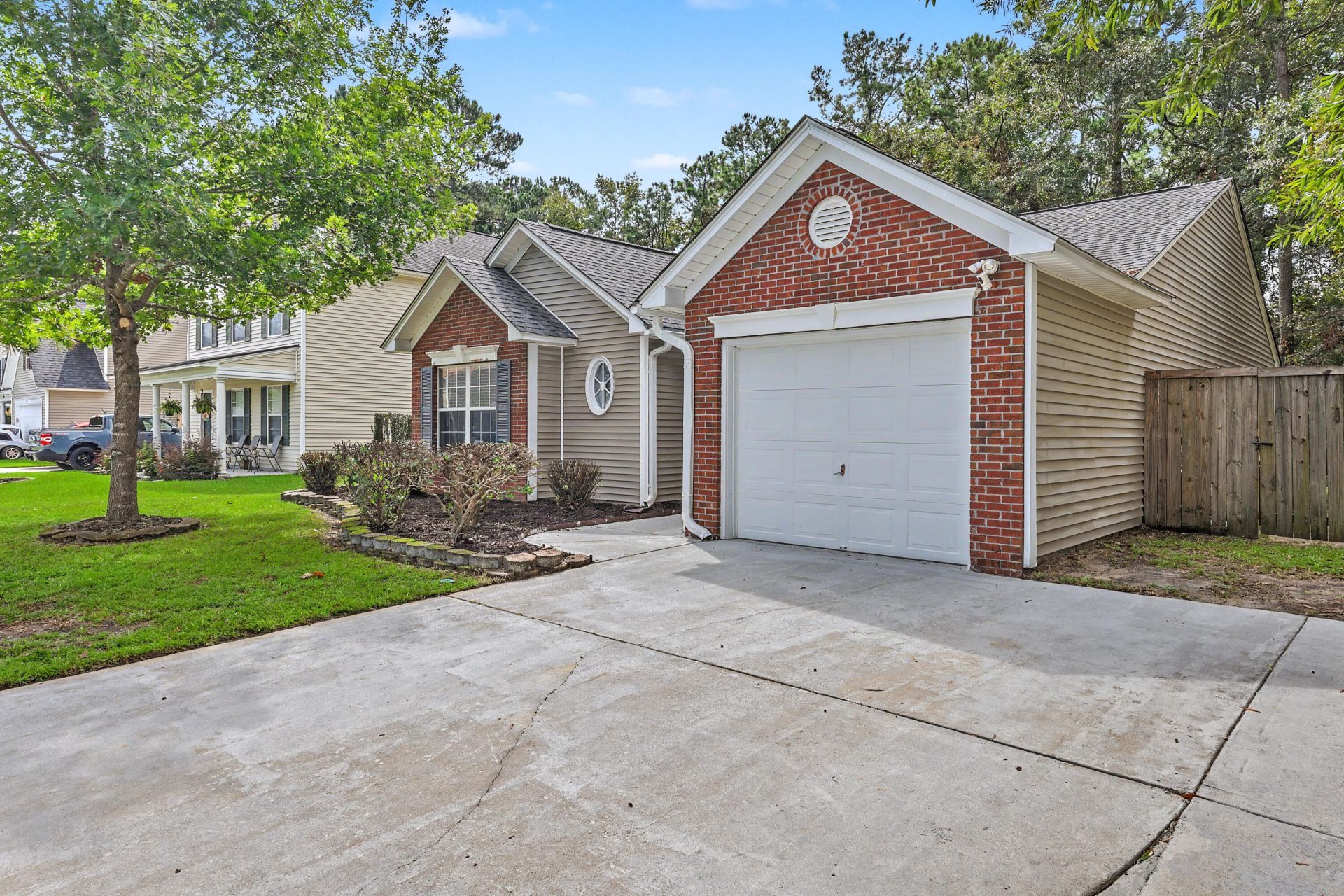 321 Jamestown Drive Photo 5